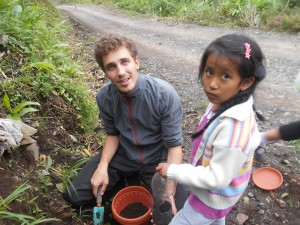 "Mein Auslandsdienst bei der Fundación Pueblo in Bolivien zählt zu den wichtigsten und prägendsten Erfahrungen meines Lebens." Lugas Egger